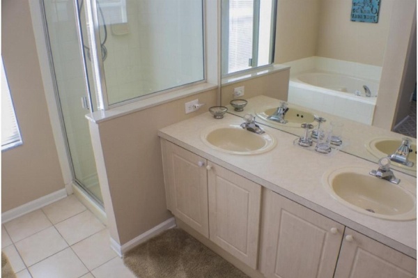 Three-Bedroom Pool Home Kissimmee image 7